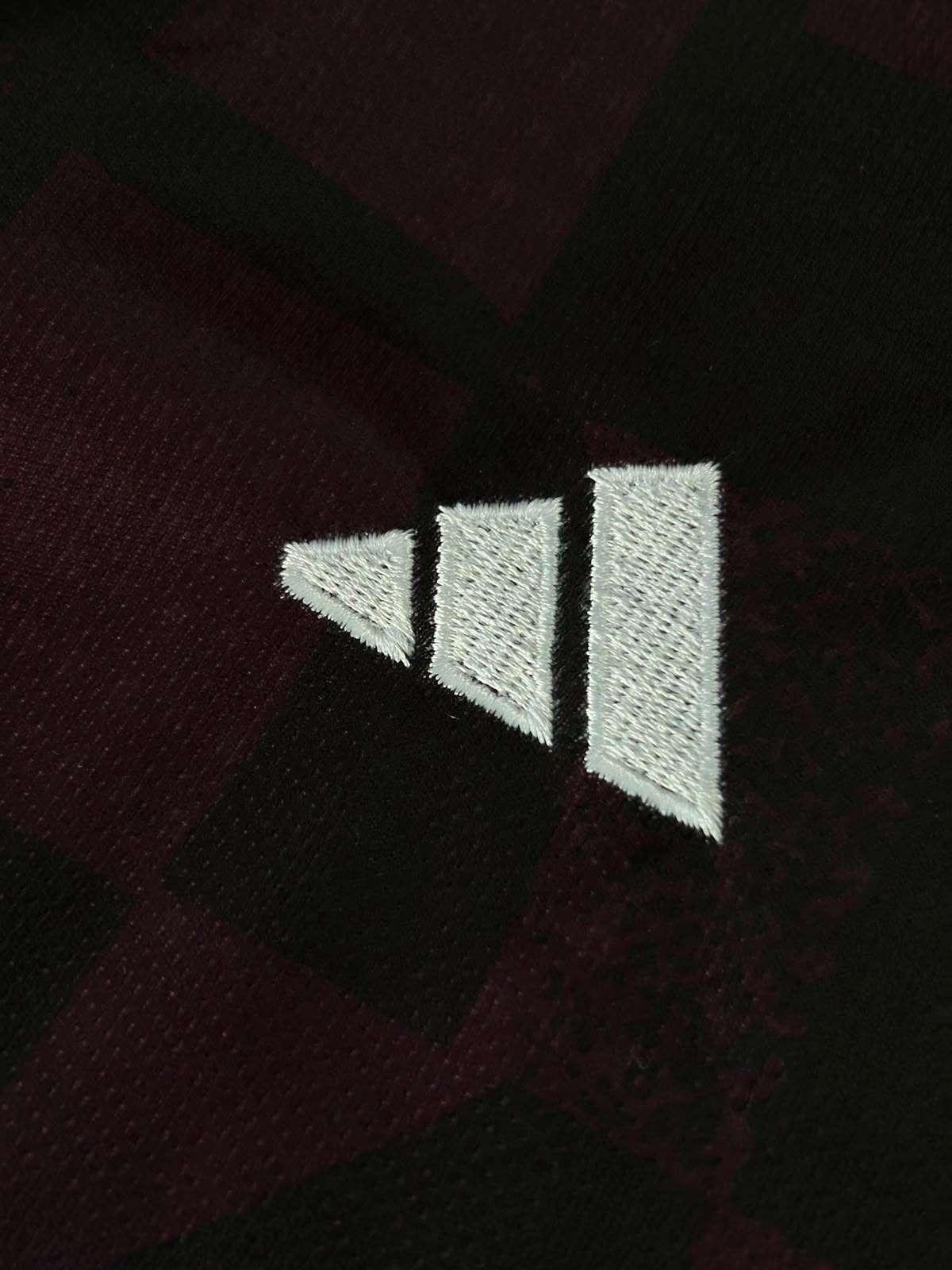 Liverpool 26/27 Third Kit - Thumbnail 3
